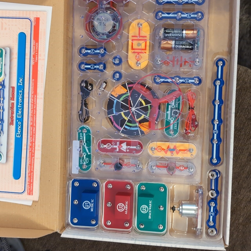 Snap Circuits Jr - Picture 2 of 2
